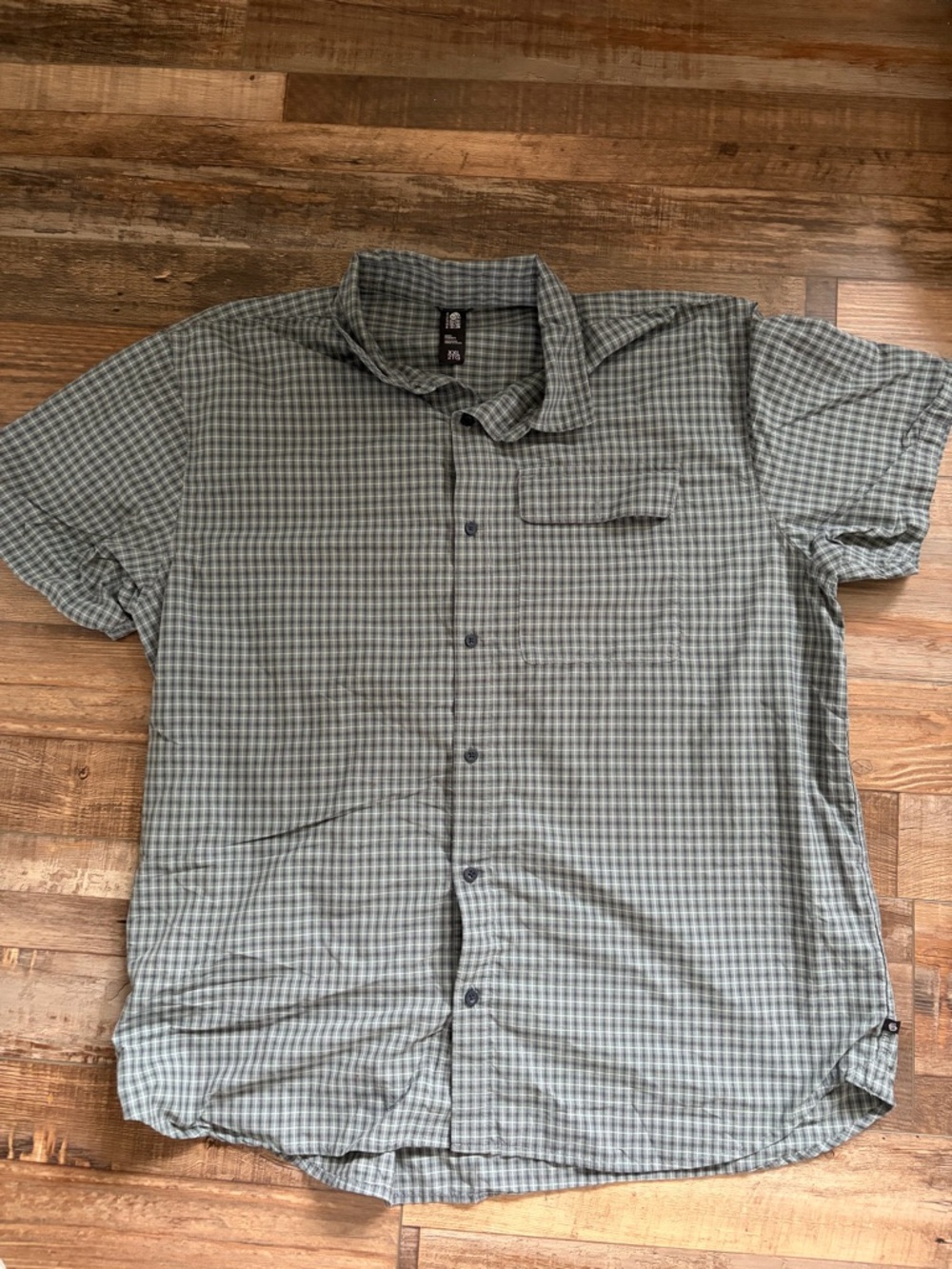 Men's Mountain Hardwear Short-Sleeve Plaid Button-Up Shirt
